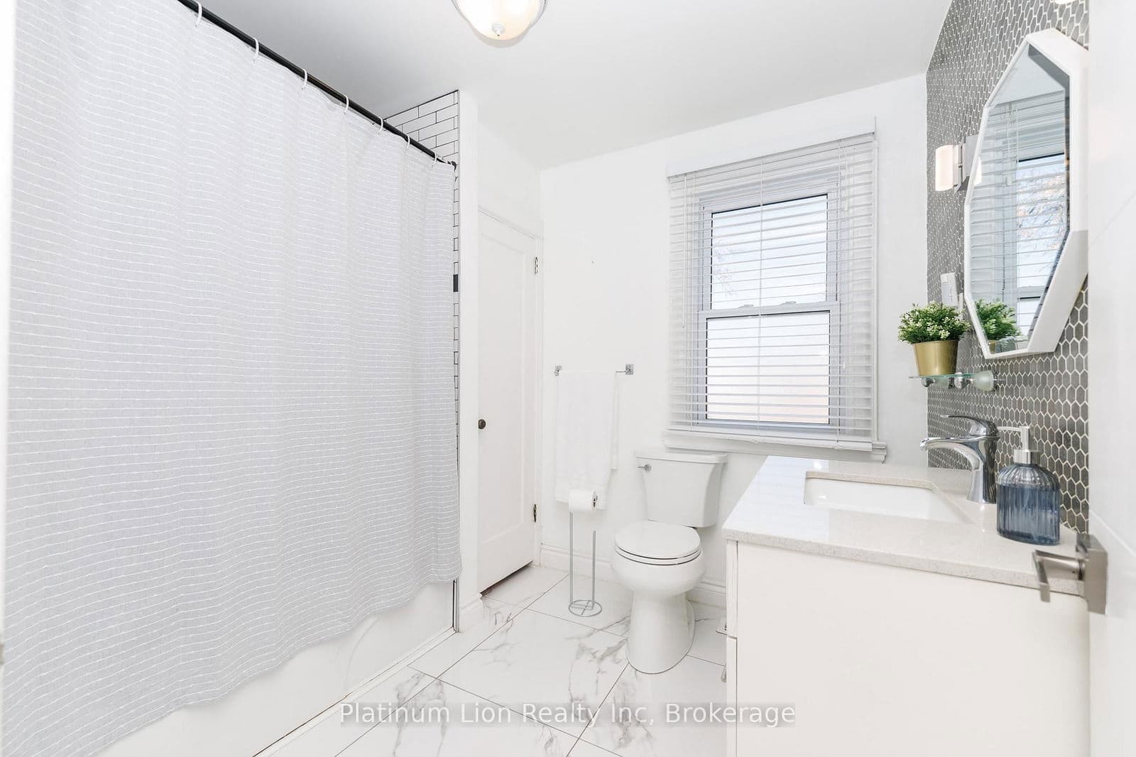 Detached at 11 Fairview Road, Grimsby, ON - Photo 17 - RE/MAX Garden City Realty