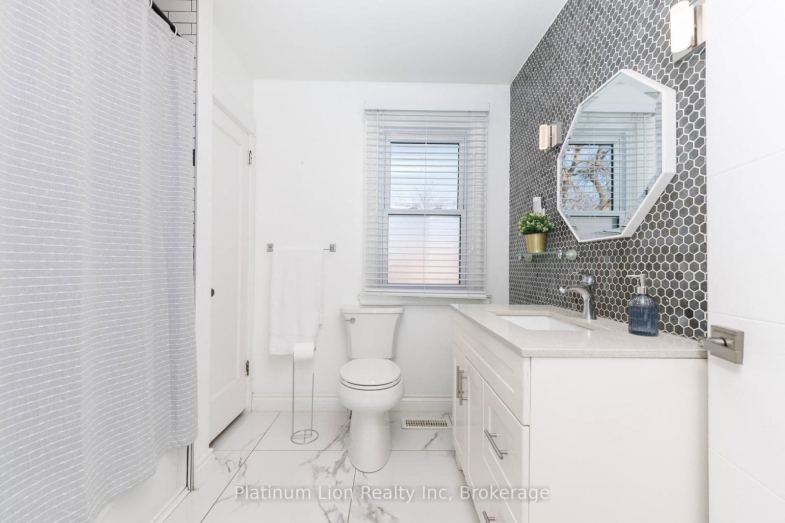 Detached at 11 Fairview Road, Grimsby, ON - Photo 18 - RE/MAX Garden City Realty