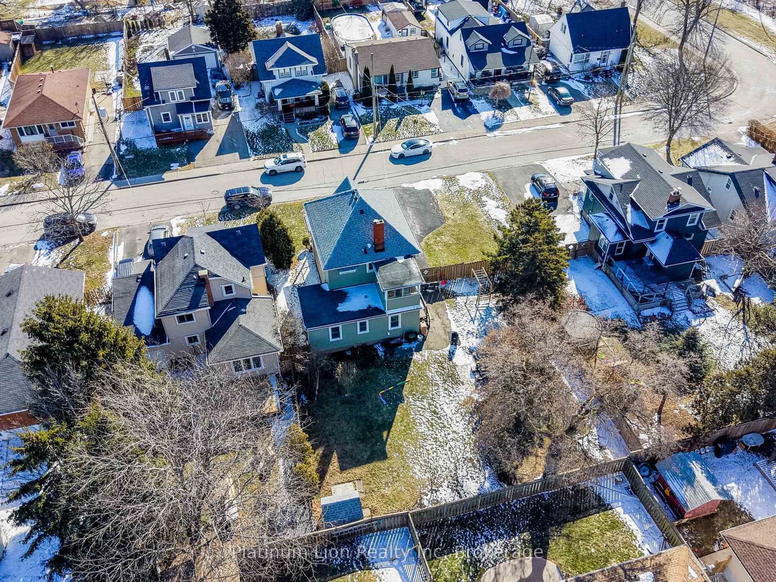 Detached at 11 Fairview Road, Grimsby, ON - Photo 41 - RE/MAX Garden City Realty