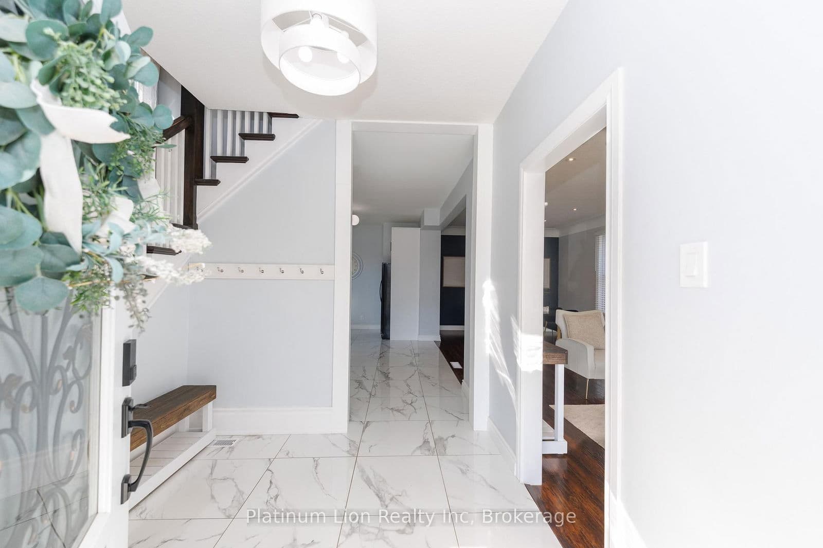 Detached at 11 Fairview Road, Grimsby, ON - Photo 6 - RE/MAX Garden City Realty