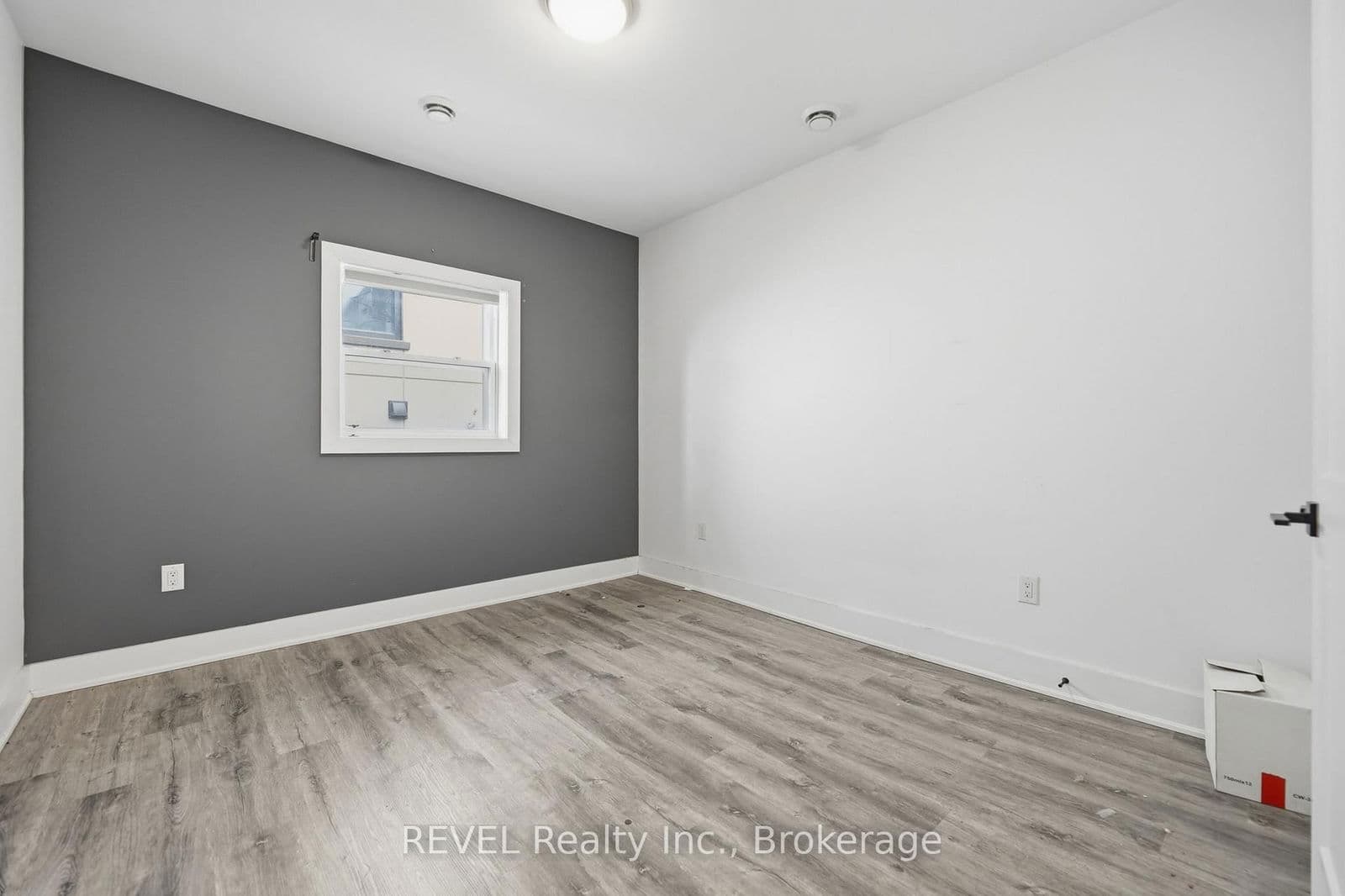 Store W Apt/Office at 2- 14 Front Street, Thorold, ON - Photo 12 - RE/MAX Garden City Realty