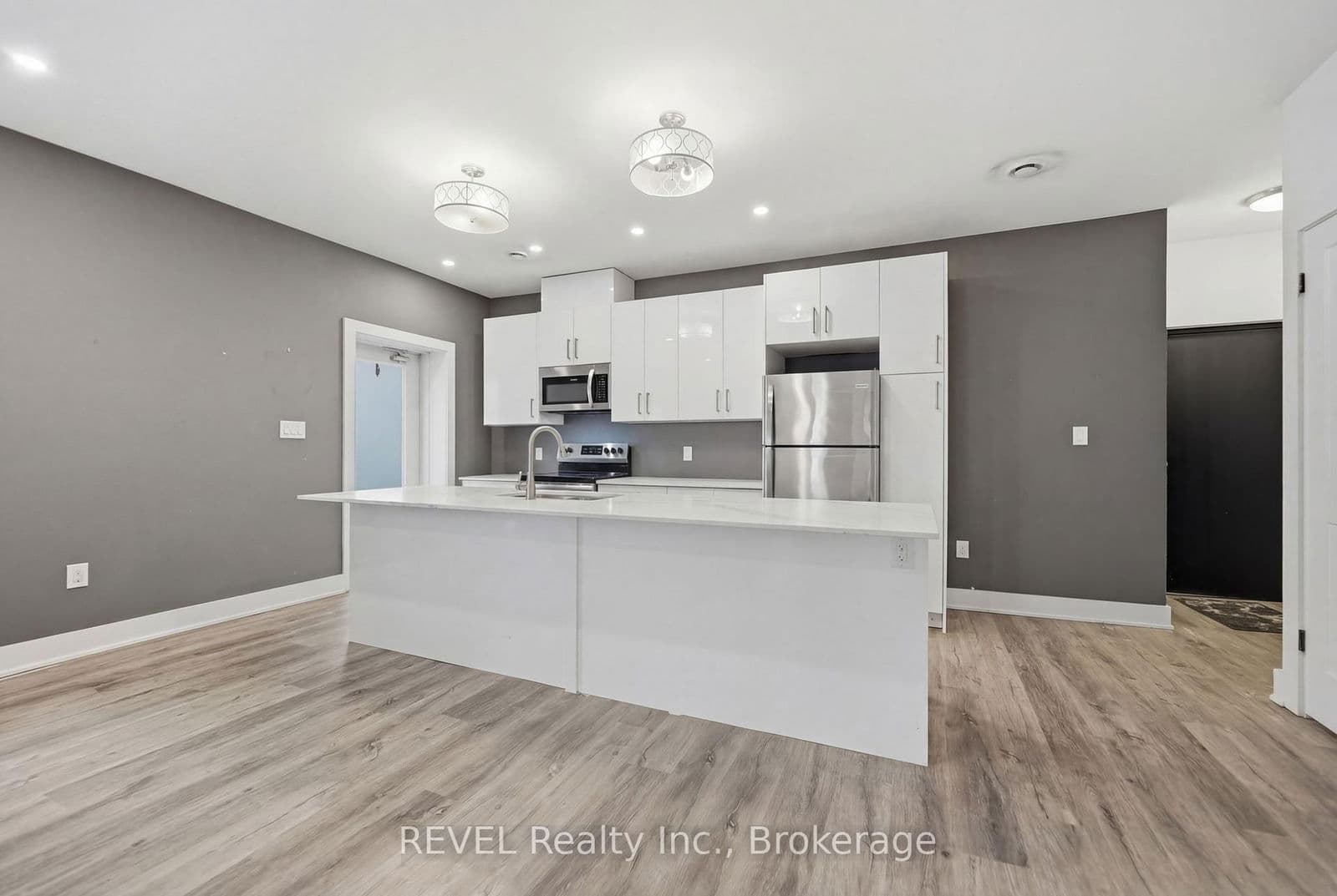 Store W Apt/Office at 2- 14 Front Street, Thorold, ON - Photo 2 - RE/MAX Garden City Realty