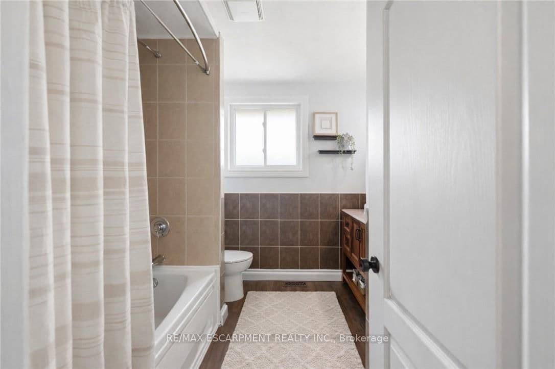 Detached at 21 MARGARET Avenue, Grimsby, ON - Photo 12 - RE/MAX Garden City Realty