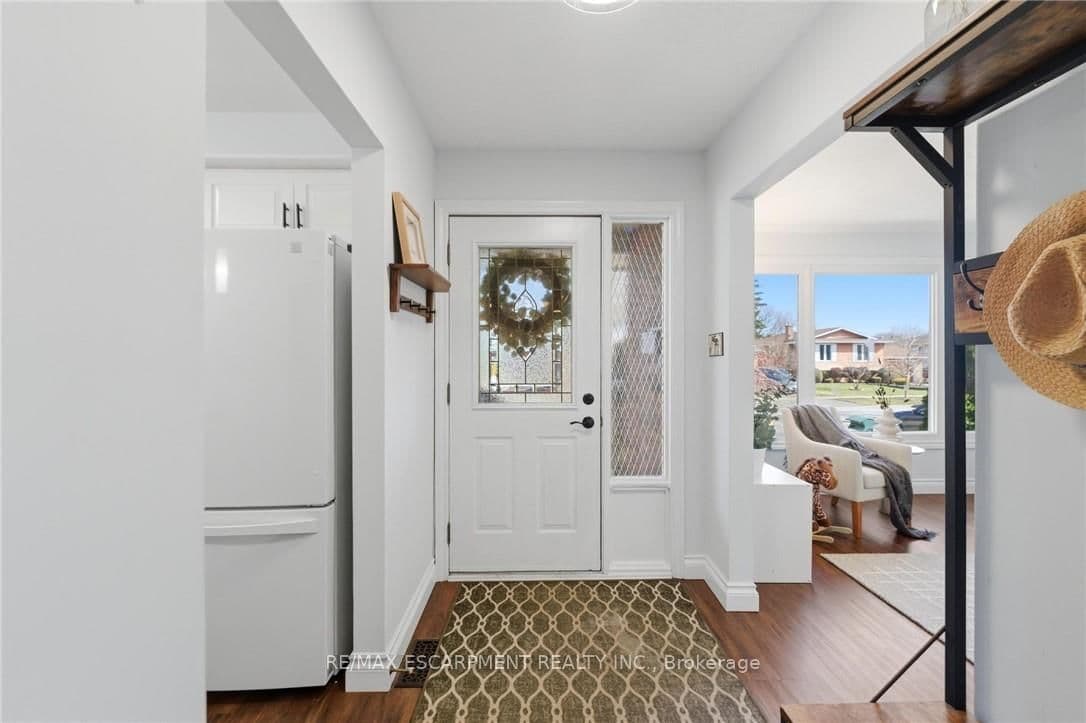 Detached at 21 MARGARET Avenue, Grimsby, ON - Photo 4 - RE/MAX Garden City Realty