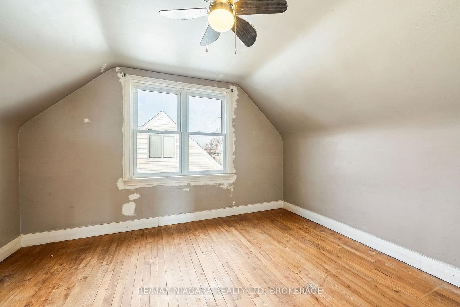 Detached at 12 Admiral Road, St. Catharines, ON - Photo 18 - RE/MAX Garden City Realty