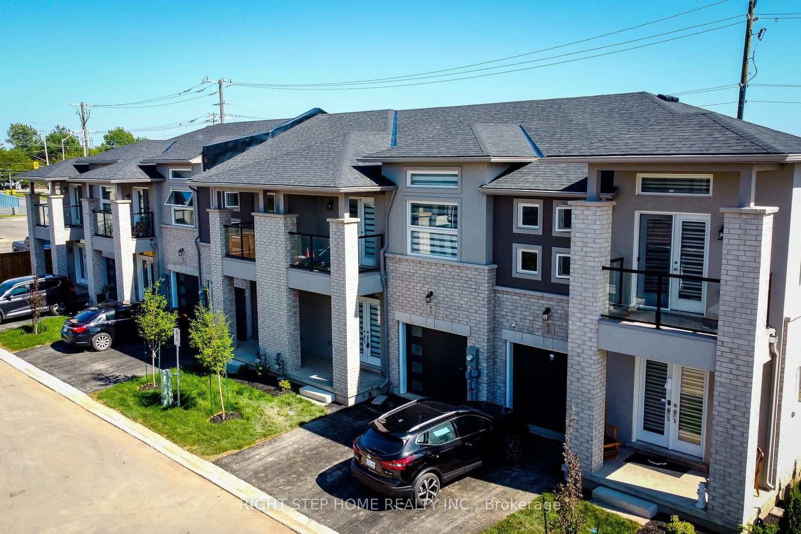 Condo Townhouse at 9 Mann Trail, Welland, ON - Photo 1 - RE/MAX Garden City Realty