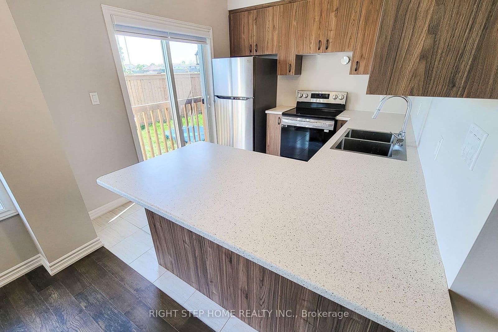 Condo Townhouse at 9 Mann Trail, Welland, ON - Photo 16 - RE/MAX Garden City Realty