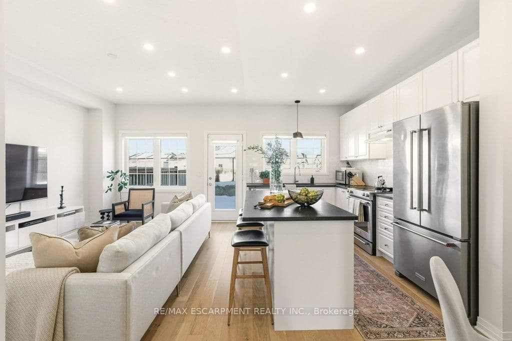 Att/Row/Townhouse at 3998 Fracchioni Drive, Lincoln, ON - Photo 14 - RE/MAX Garden City Realty