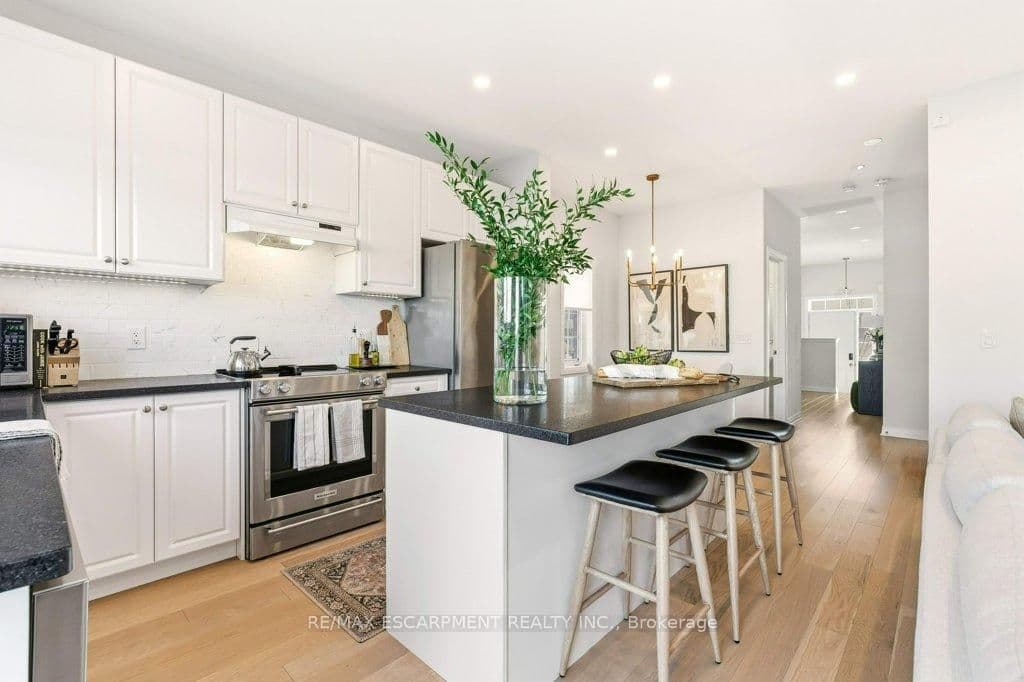 Att/Row/Townhouse at 3998 Fracchioni Drive, Lincoln, ON - Photo 16 - RE/MAX Garden City Realty