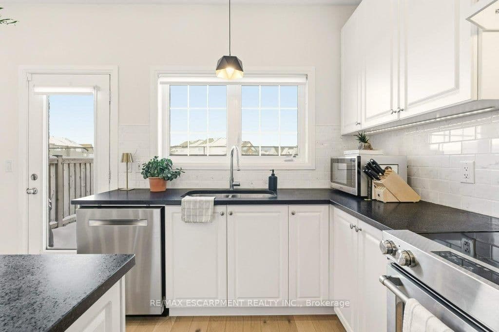 Att/Row/Townhouse at 3998 Fracchioni Drive, Lincoln, ON - Photo 17 - RE/MAX Garden City Realty