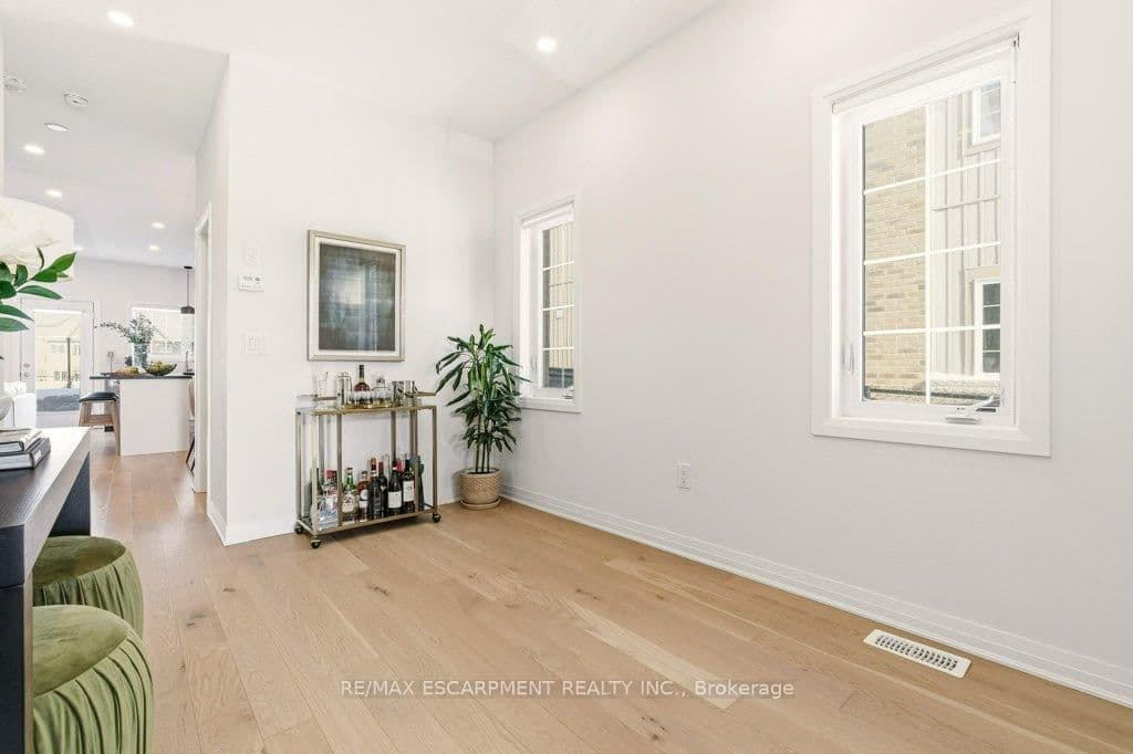 Att/Row/Townhouse at 3998 Fracchioni Drive, Lincoln, ON - Photo 5 - RE/MAX Garden City Realty