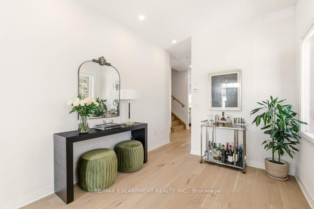 Att/Row/Townhouse at 3998 Fracchioni Drive, Lincoln, ON - Photo 6 - RE/MAX Garden City Realty