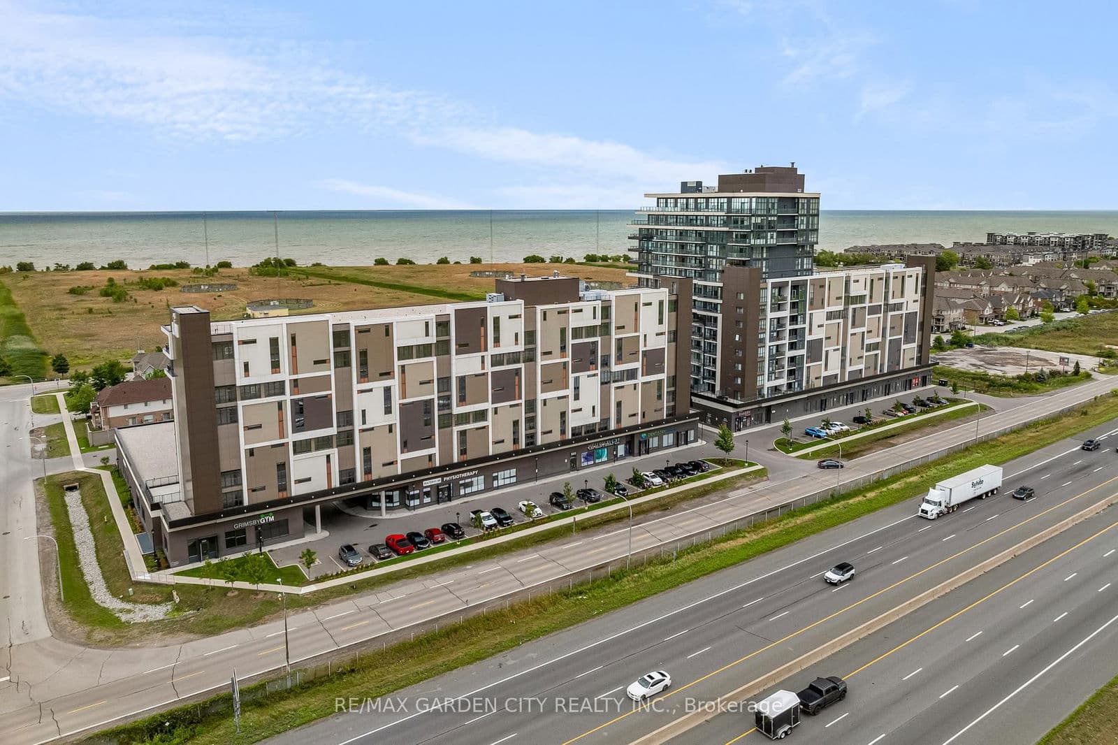 Condo Apartment at 814- 550 North Service Road, Grimsby, ON - Photo 1 - RE/MAX Garden City Realty