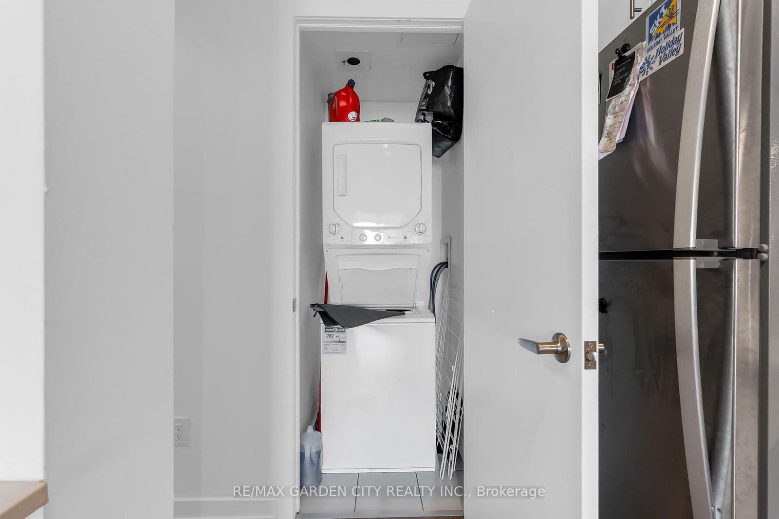 Condo Apartment at 814- 550 North Service Road, Grimsby, ON - Photo 13 - RE/MAX Garden City Realty