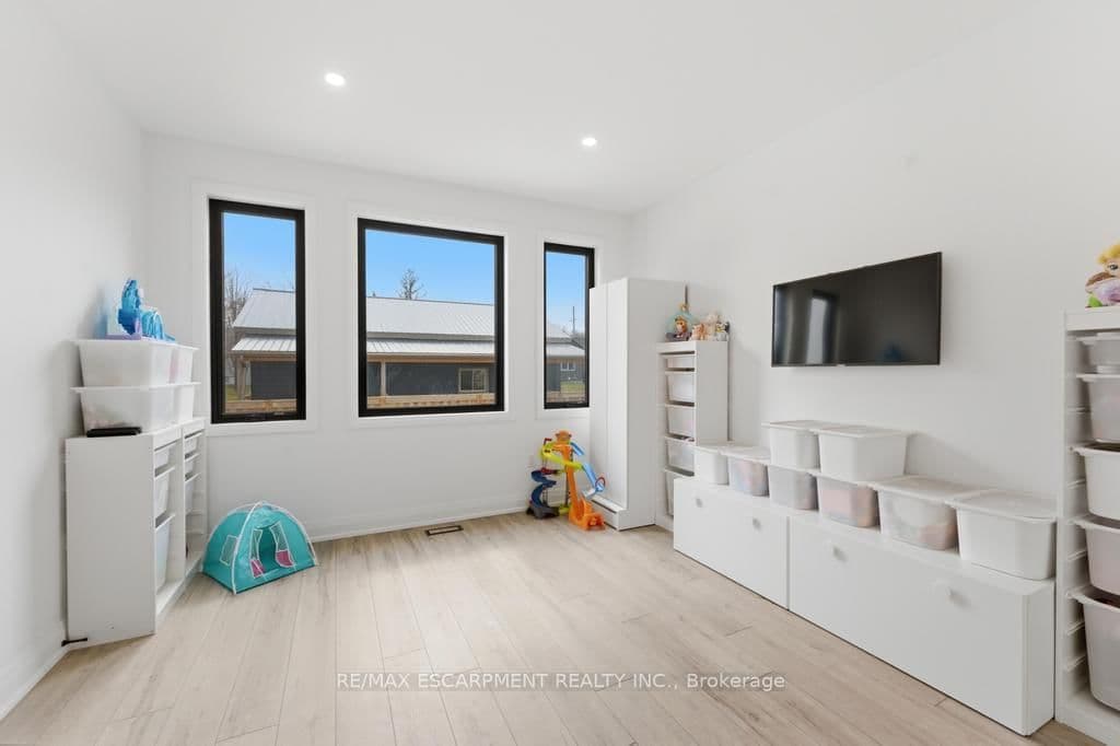 Detached at 3634 Vosburgh Place, Lincoln, ON - Photo 15 - RE/MAX Garden City Realty