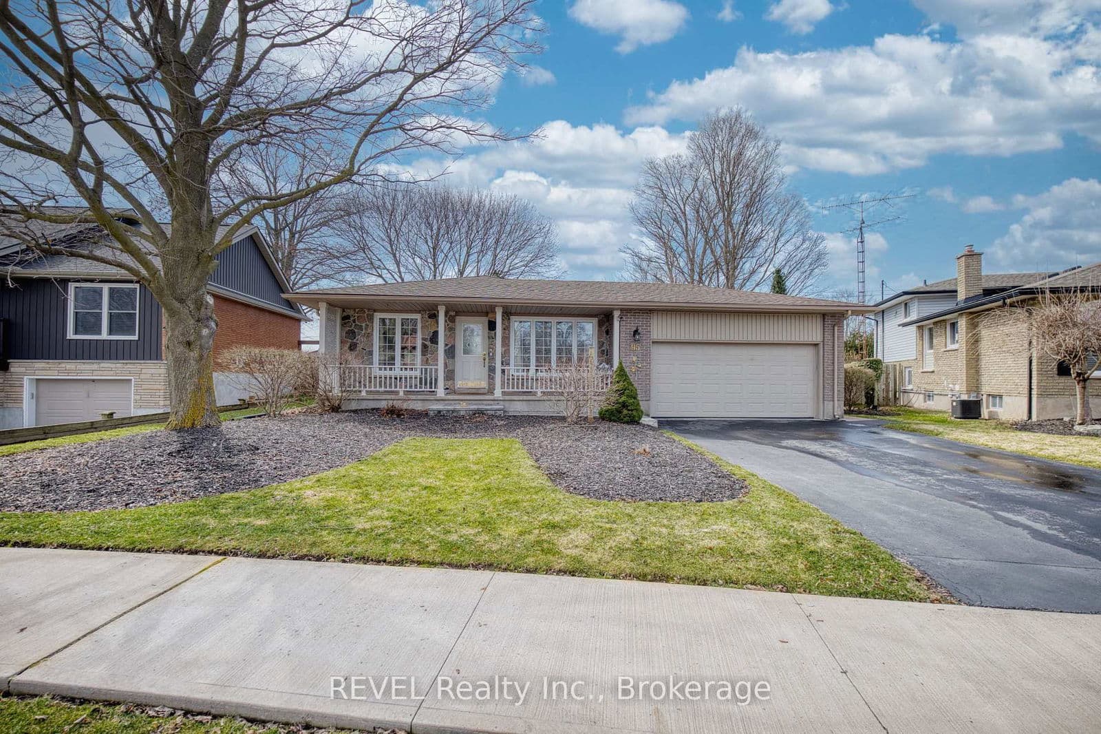 Detached at 95 LOYALIST Drive, Welland, ON - Photo 8 - RE/MAX Garden City Realty