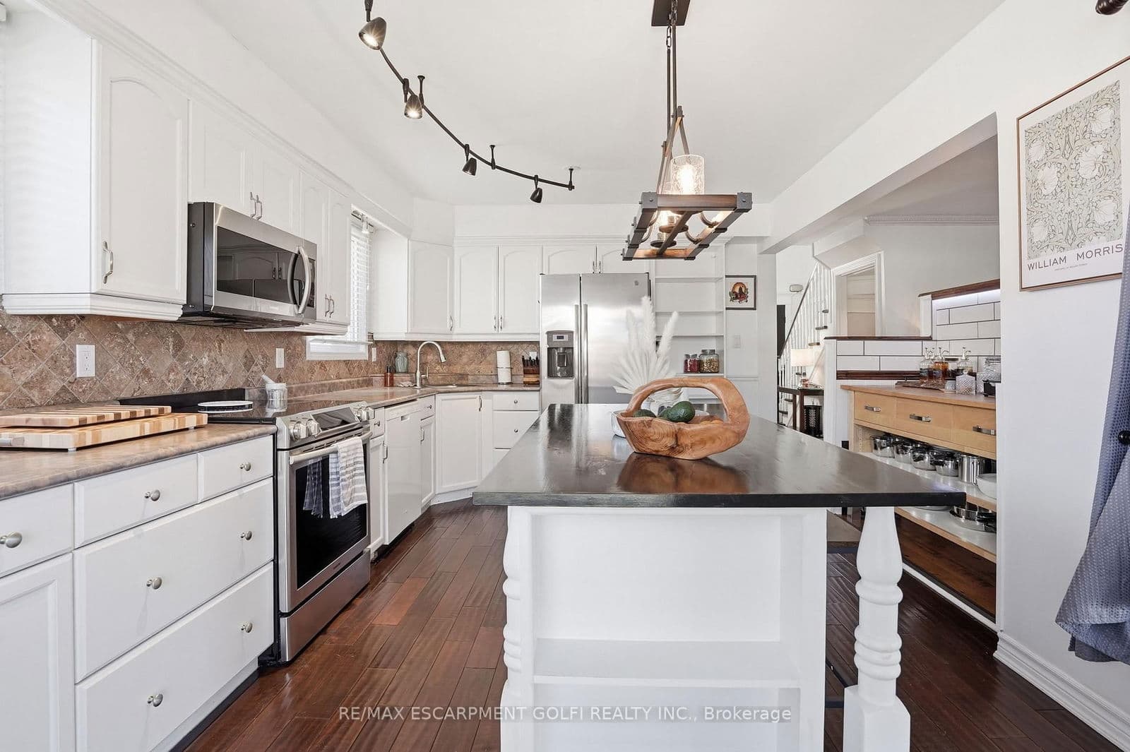 Detached at 2 Hickory Court, Welland, ON - Photo 10 - RE/MAX Garden City Realty