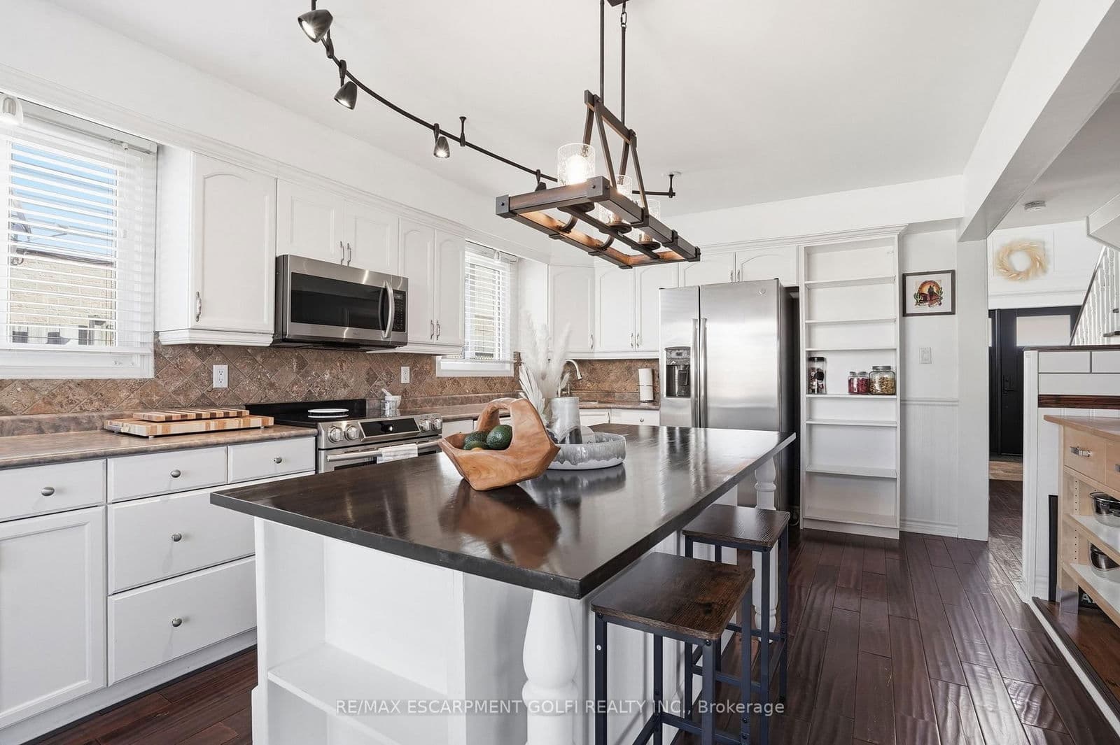 Detached at 2 Hickory Court, Welland, ON - Photo 11 - RE/MAX Garden City Realty