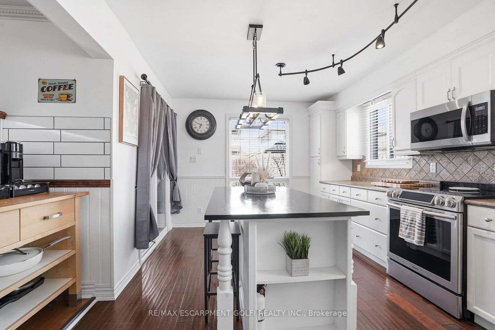 Detached at 2 Hickory Court, Welland, ON - Photo 12 - RE/MAX Garden City Realty