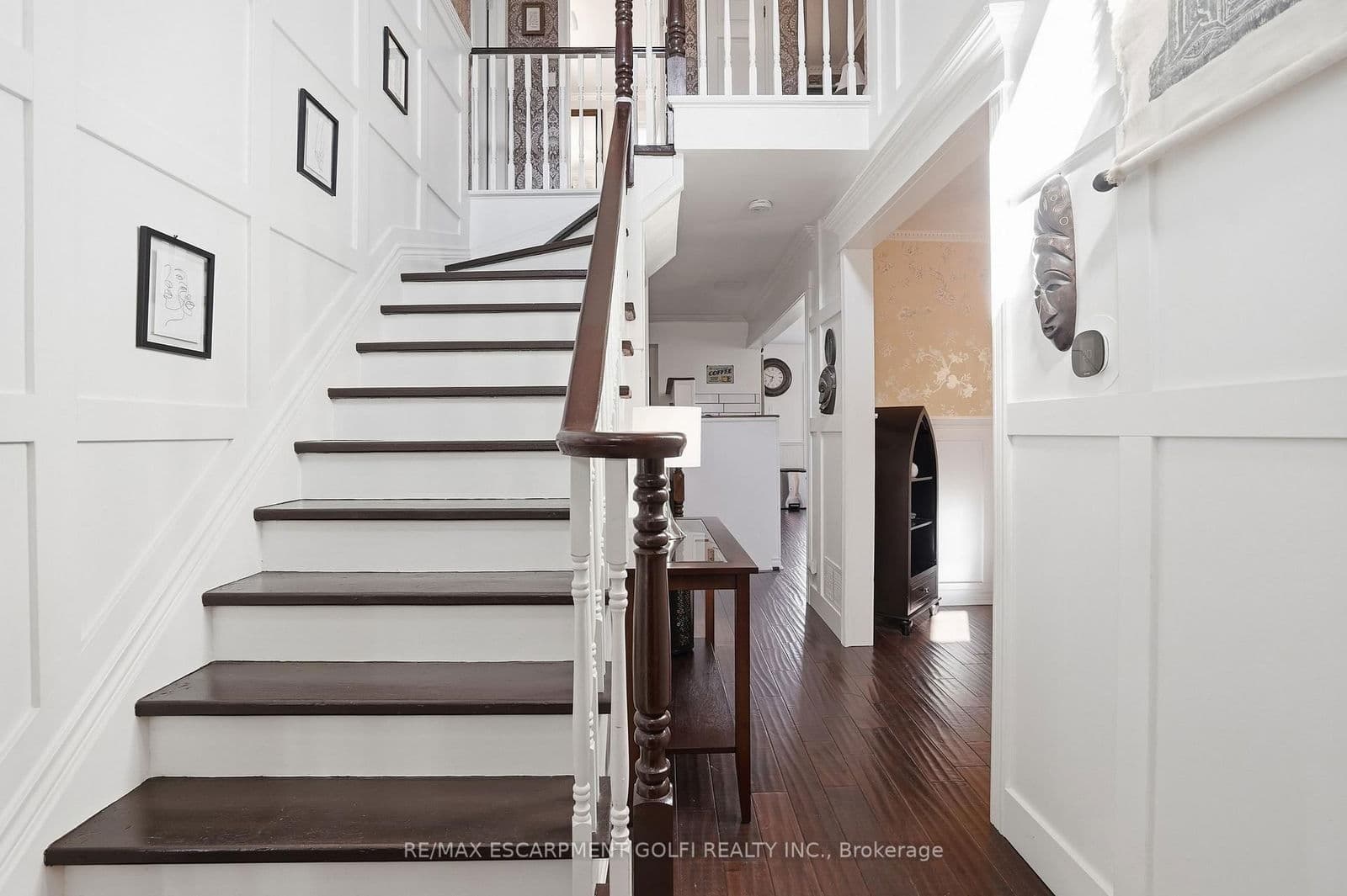 Detached at 2 Hickory Court, Welland, ON - Photo 5 - RE/MAX Garden City Realty