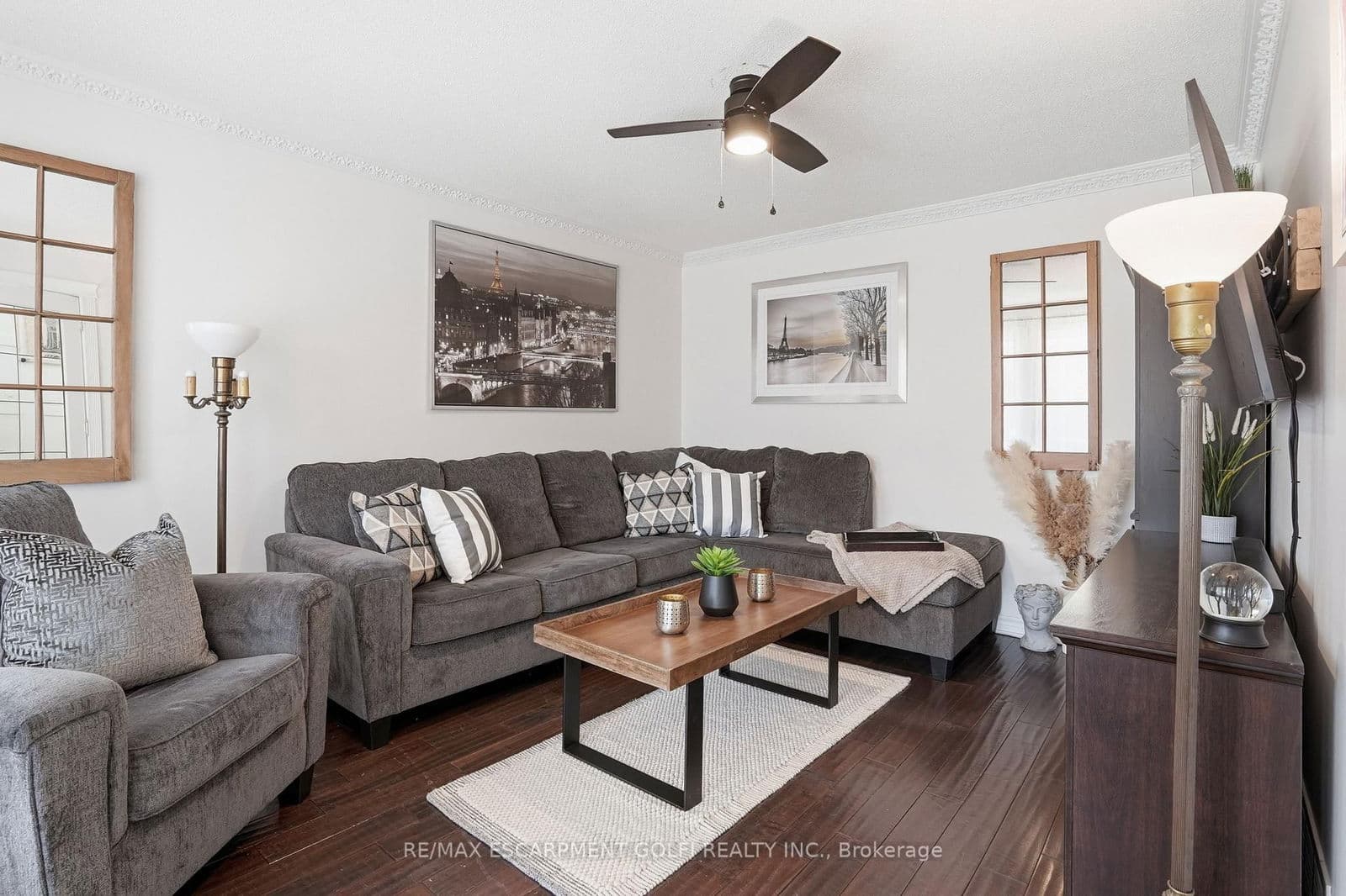 Detached at 2 Hickory Court, Welland, ON - Photo 6 - RE/MAX Garden City Realty