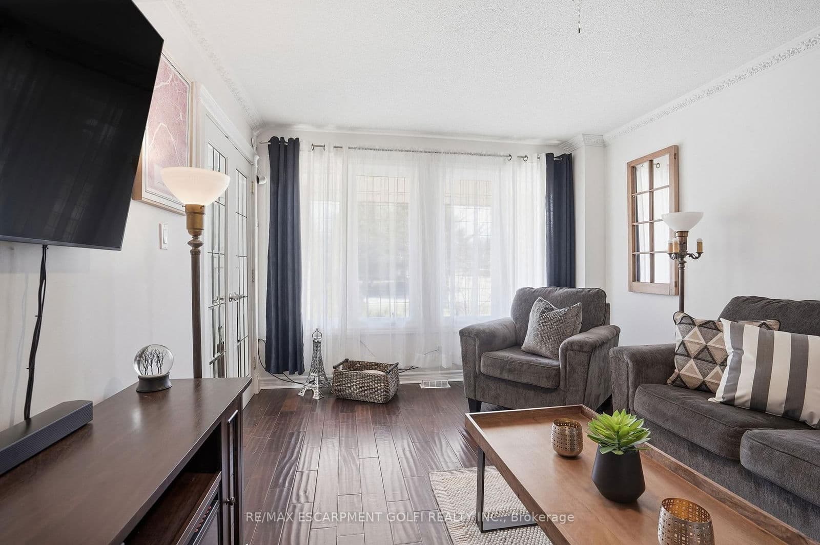 Detached at 2 Hickory Court, Welland, ON - Photo 8 - RE/MAX Garden City Realty