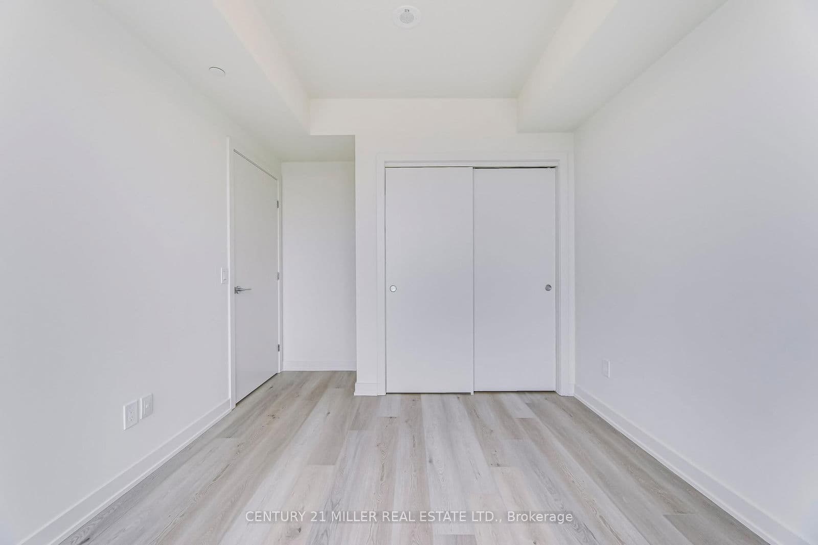 Condo Apartment at 603- 385 Winston Road, Grimsby, ON - Photo 11 - RE/MAX Garden City Realty