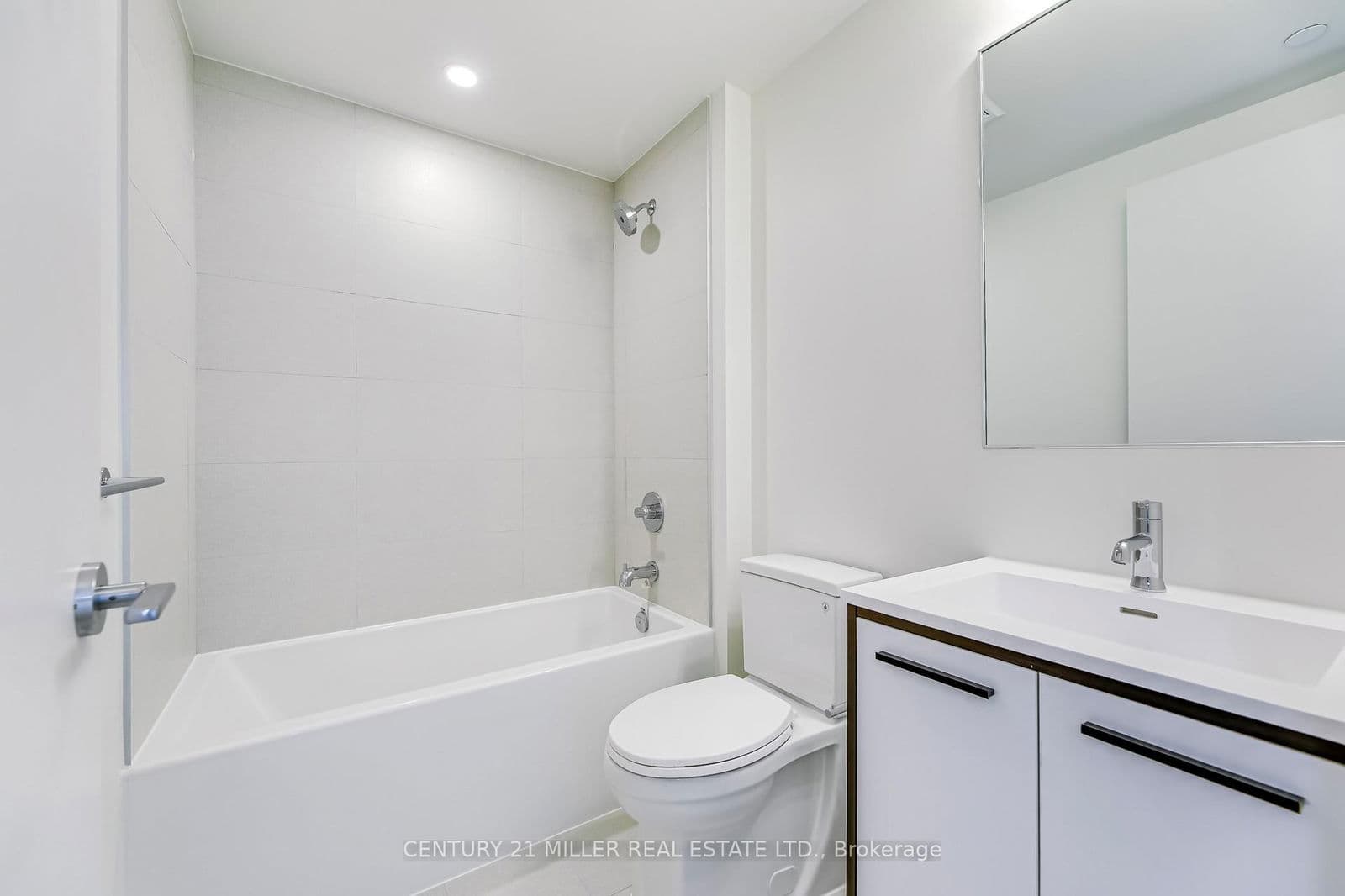 Condo Apartment at 603- 385 Winston Road, Grimsby, ON - Photo 12 - RE/MAX Garden City Realty