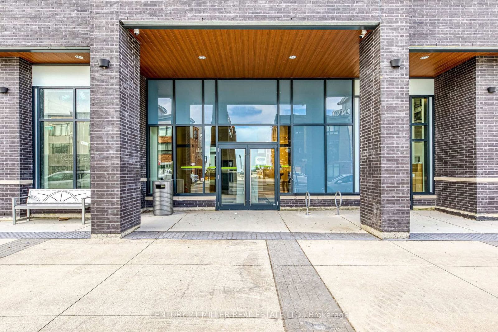 Condo Apartment at 603- 385 Winston Road, Grimsby, ON - Photo 2 - RE/MAX Garden City Realty