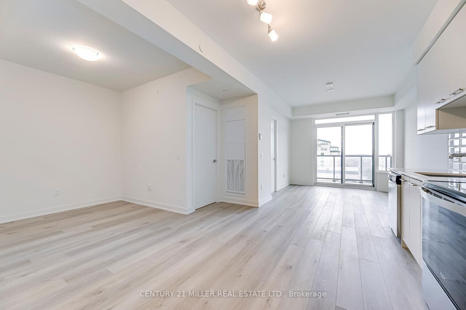 Condo Apartment at 603- 385 Winston Road, Grimsby, ON - Photo 8 - RE/MAX Garden City Realty