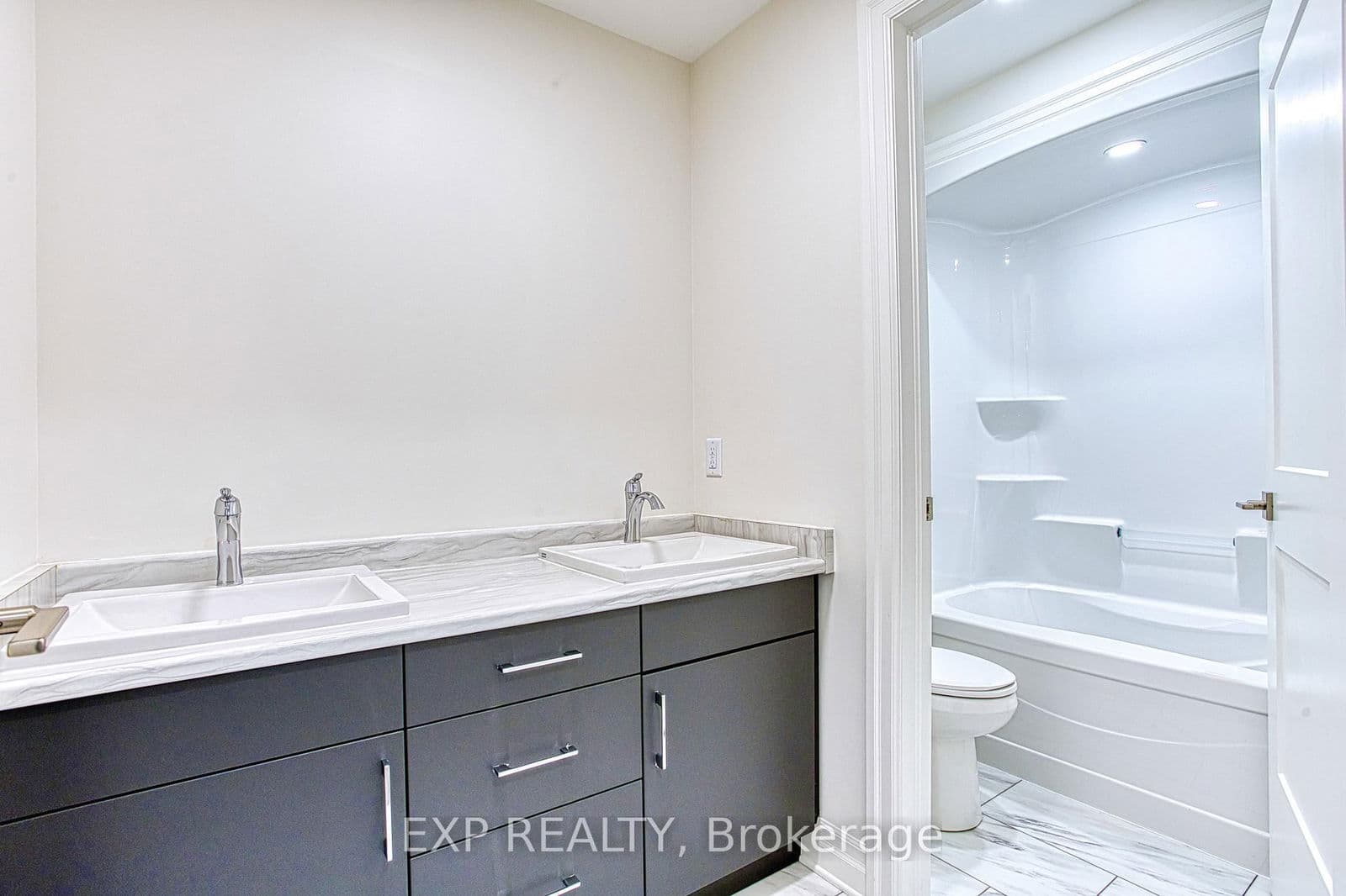 Att/Row/Townhouse at Upper- 7497 Marvel Drive, Niagara Falls, ON - Photo 17 - RE/MAX Garden City Realty