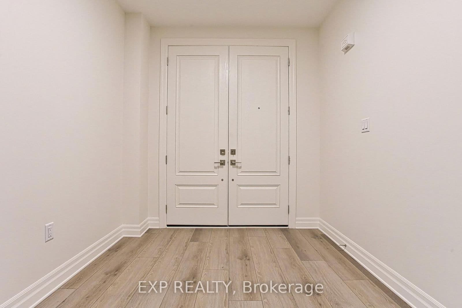 Att/Row/Townhouse at Main- 7497 Marvel Drive, Niagara Falls, ON - Photo 2 - RE/MAX Garden City Realty