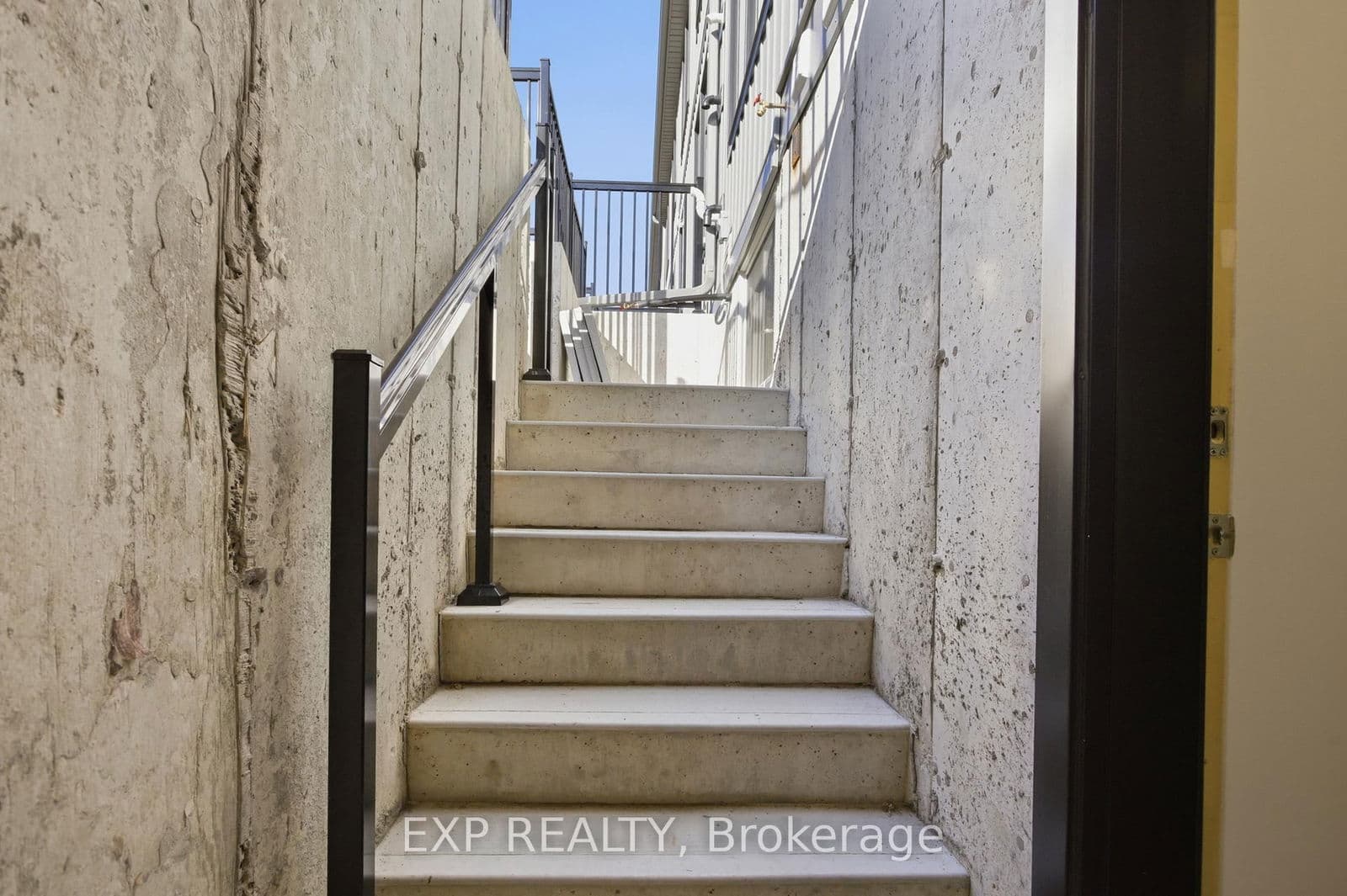 Att/Row/Townhouse at Lower- 7497 Marvel Drive, Niagara Falls, ON - Photo 11 - RE/MAX Garden City Realty