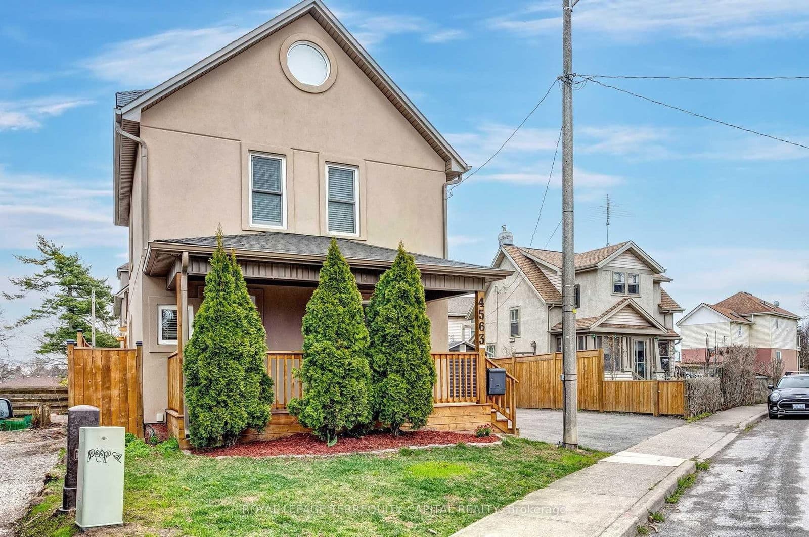 Detached at 4563 Ryerson Crescent, Niagara Falls, ON - Photo 1 - RE/MAX Garden City Realty