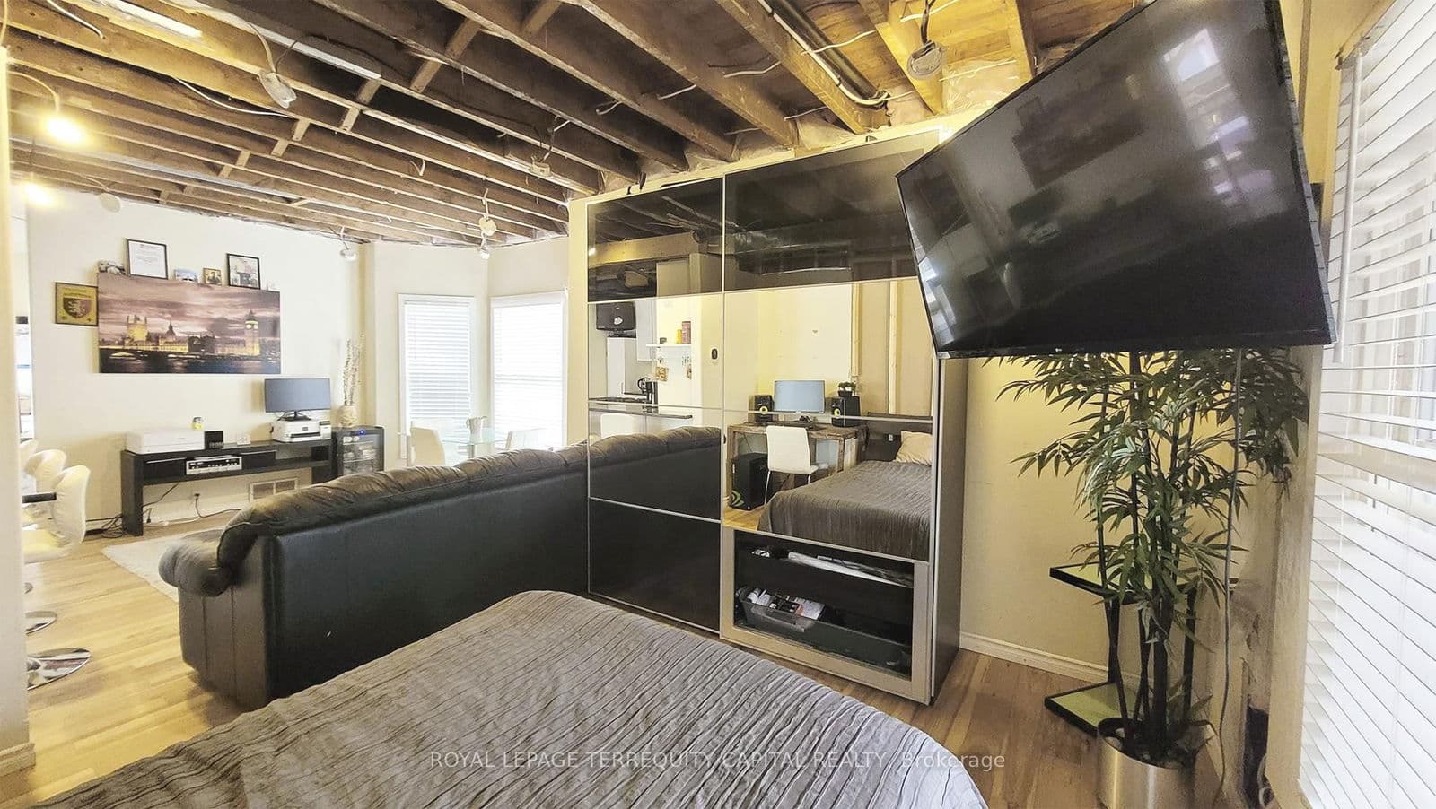 Detached at 4563 Ryerson Crescent, Niagara Falls, ON - Photo 6 - RE/MAX Garden City Realty