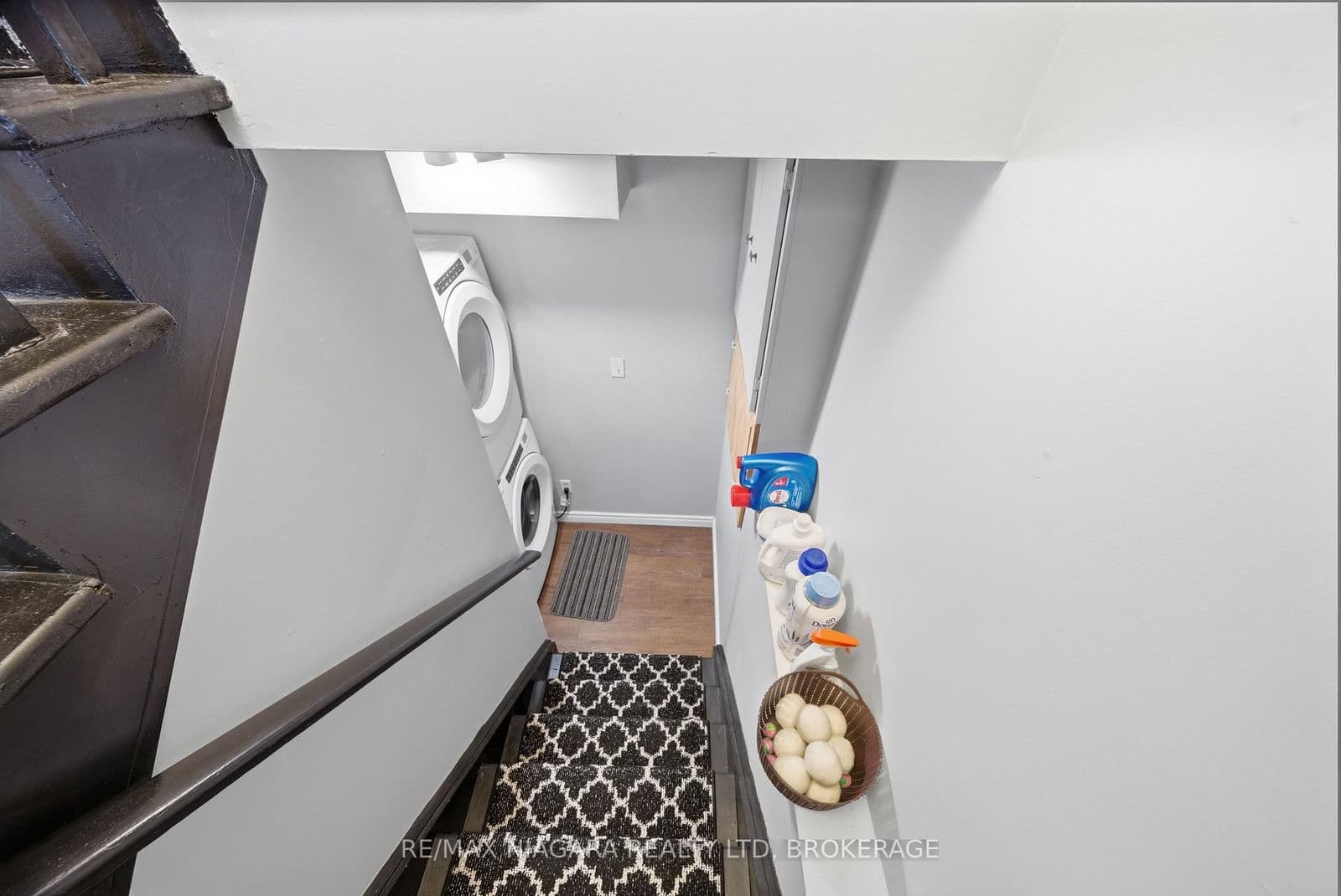 Semi-Detached at 9 Joshua Court, Welland, ON - Photo 16 - RE/MAX Garden City Realty