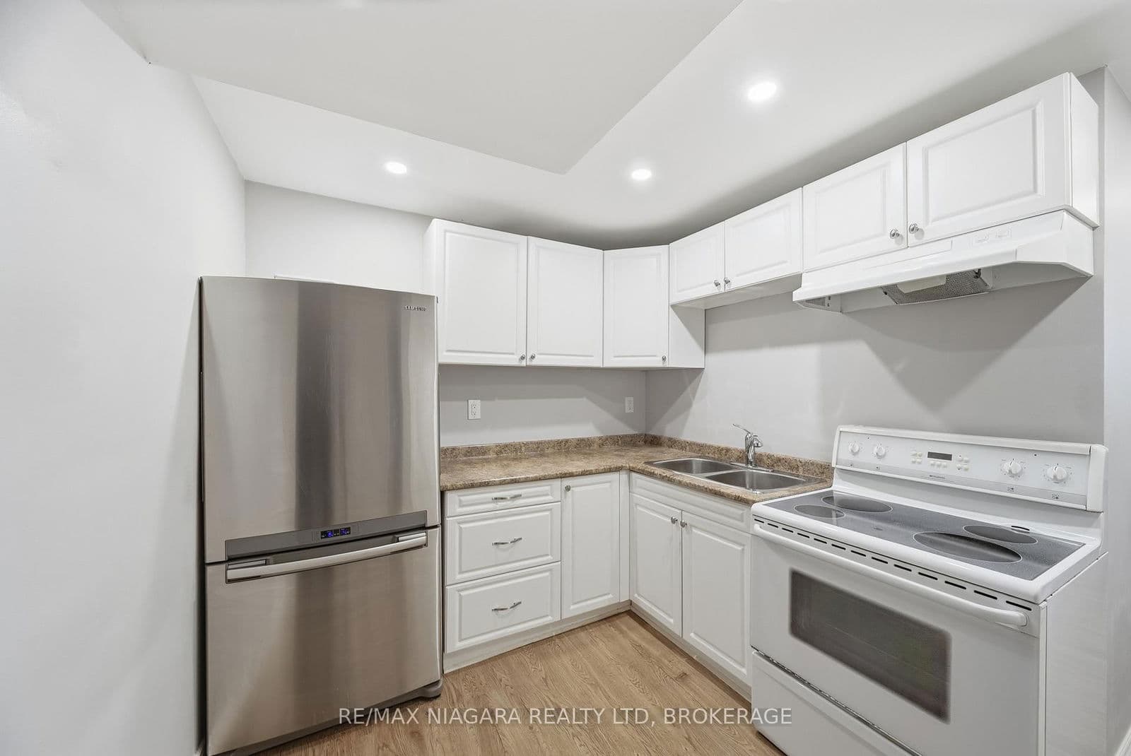 Semi-Detached at 9 Joshua Court, Welland, ON - Photo 25 - RE/MAX Garden City Realty