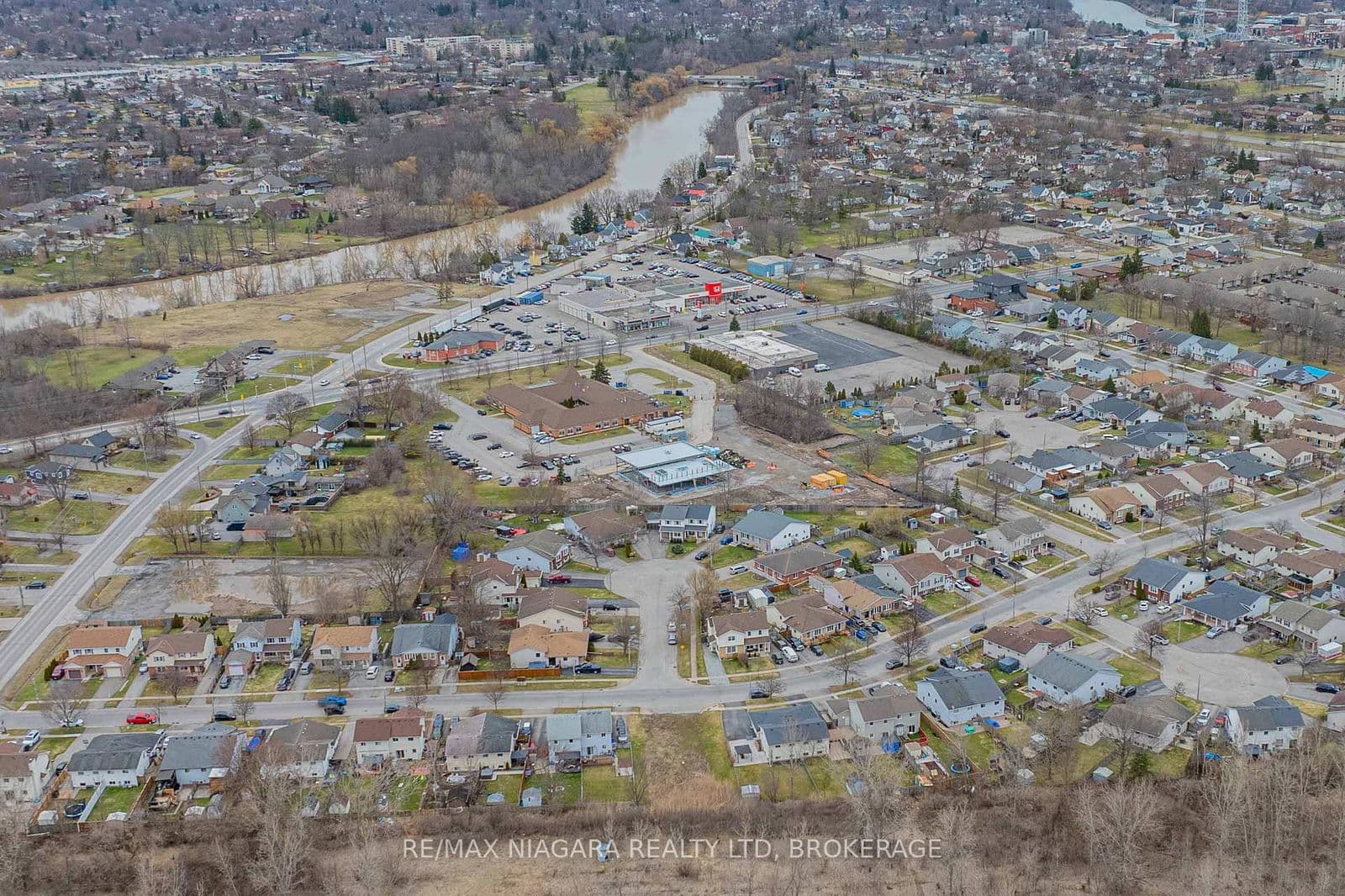 Semi-Detached at 9 Joshua Court, Welland, ON - Photo 39 - RE/MAX Garden City Realty