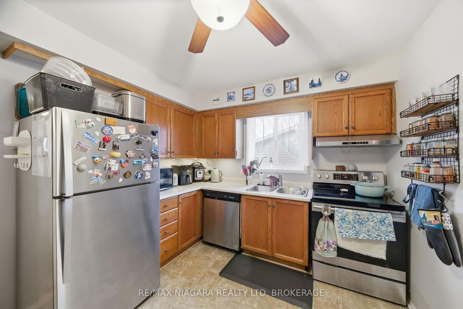 Semi-Detached at 9 Joshua Court, Welland, ON - Photo 8 - RE/MAX Garden City Realty