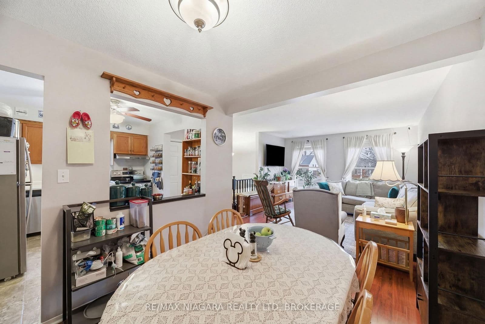 Semi-Detached at 9 Joshua Court, Welland, ON - Photo 9 - RE/MAX Garden City Realty