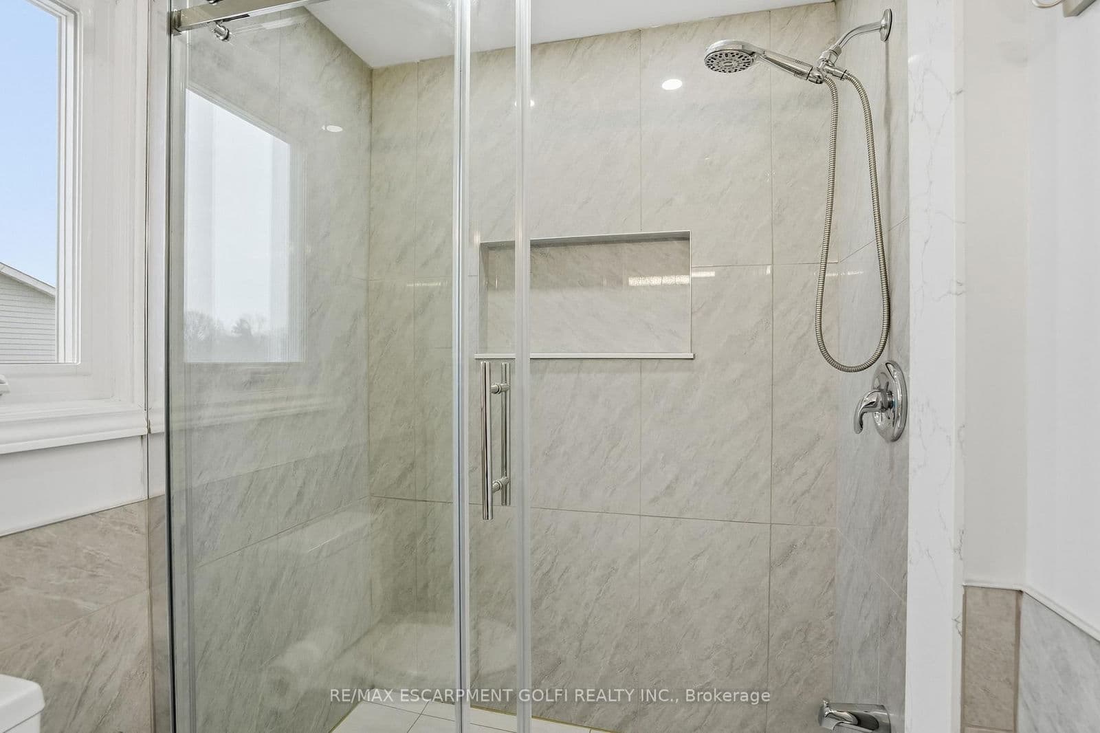 Semi-Detached at 4205 Highland Park Drive, Lincoln, ON - Photo 18 - RE/MAX Garden City Realty