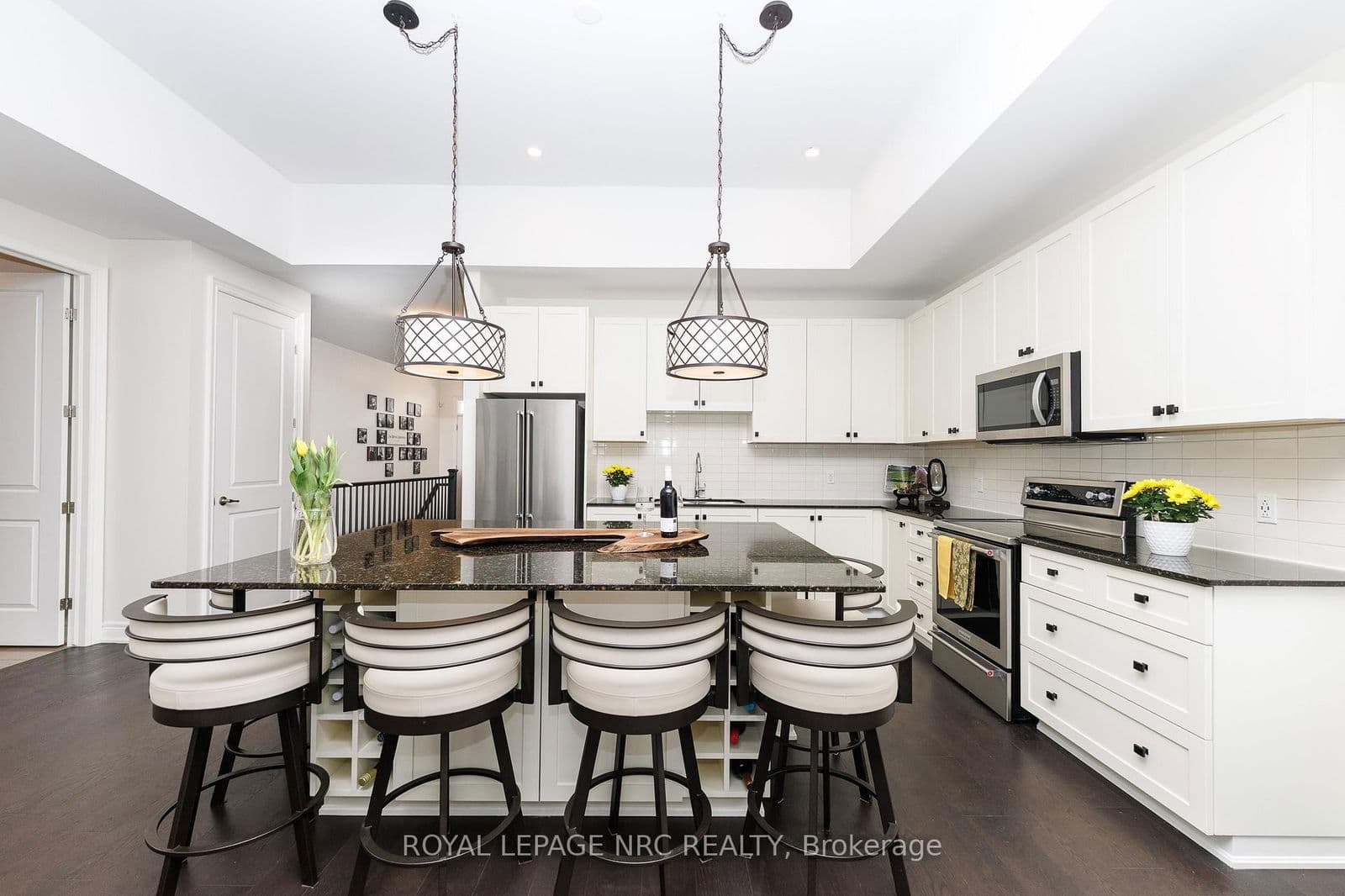 Att/Row/Townhouse at 68 Paradise Grove, Niagara-on-the-Lake, ON - Photo 10 - RE/MAX Garden City Realty