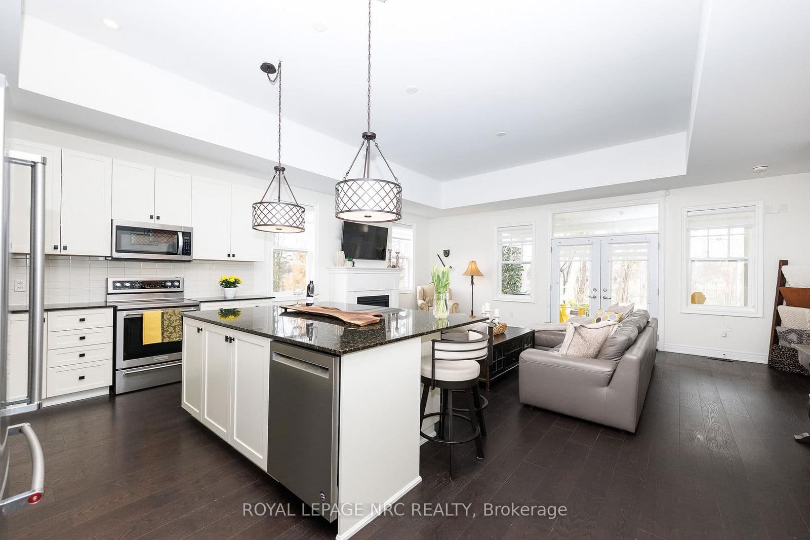 Att/Row/Townhouse at 68 Paradise Grove, Niagara-on-the-Lake, ON - Photo 5 - RE/MAX Garden City Realty