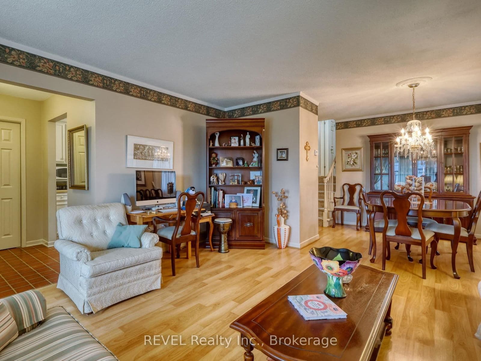 Detached at 31 Cole Farm Boulevard, St. Catharines, ON - Photo 11 - RE/MAX Garden City Realty