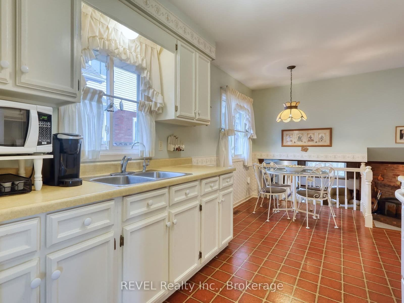 Detached at 31 Cole Farm Boulevard, St. Catharines, ON - Photo 13 - RE/MAX Garden City Realty