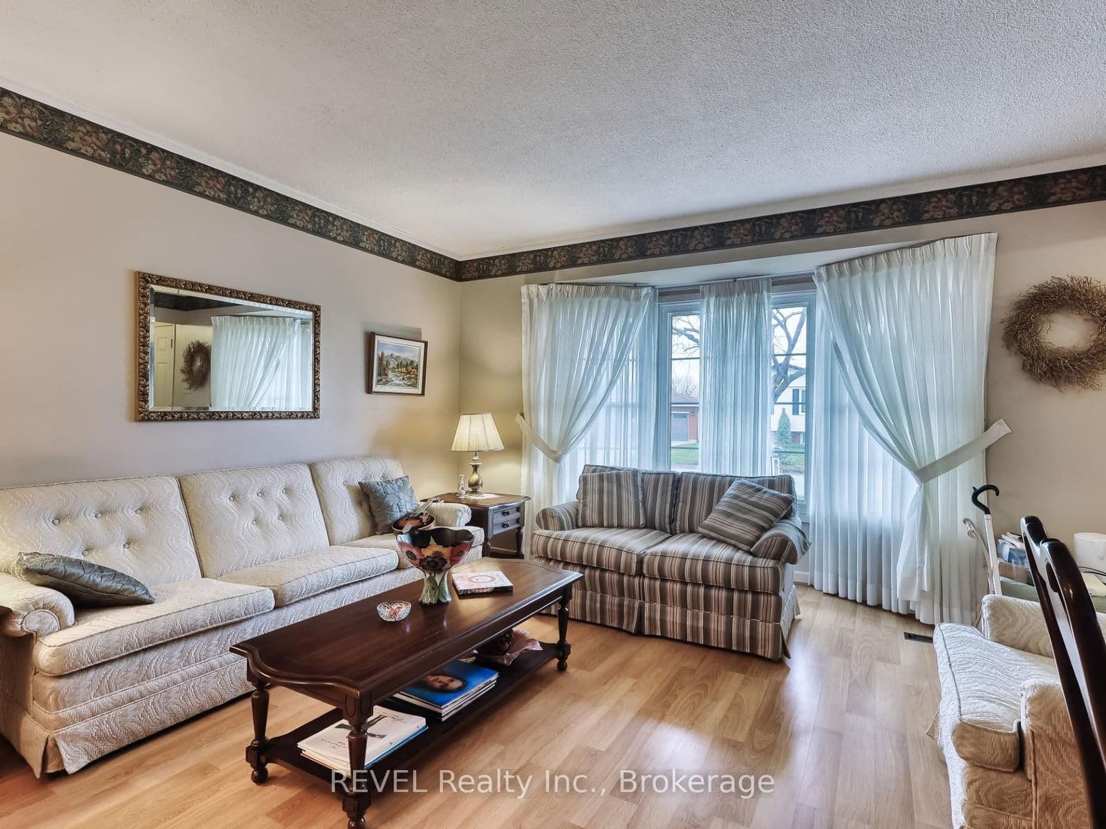 Detached at 31 Cole Farm Boulevard, St. Catharines, ON - Photo 14 - RE/MAX Garden City Realty