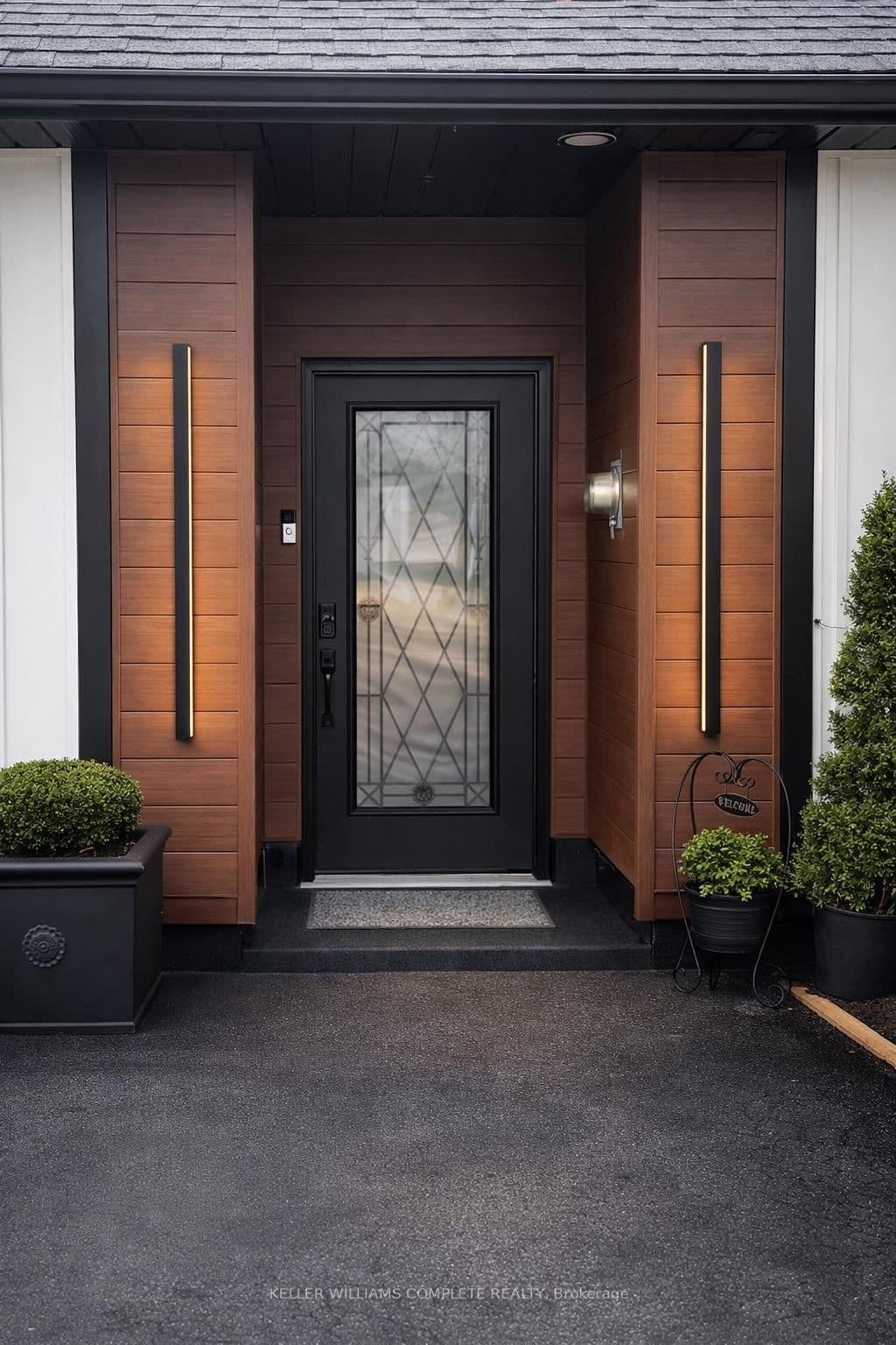 Detached at 2525 Vimy Road, Port Colborne, ON - Photo 2 - RE/MAX Garden City Realty