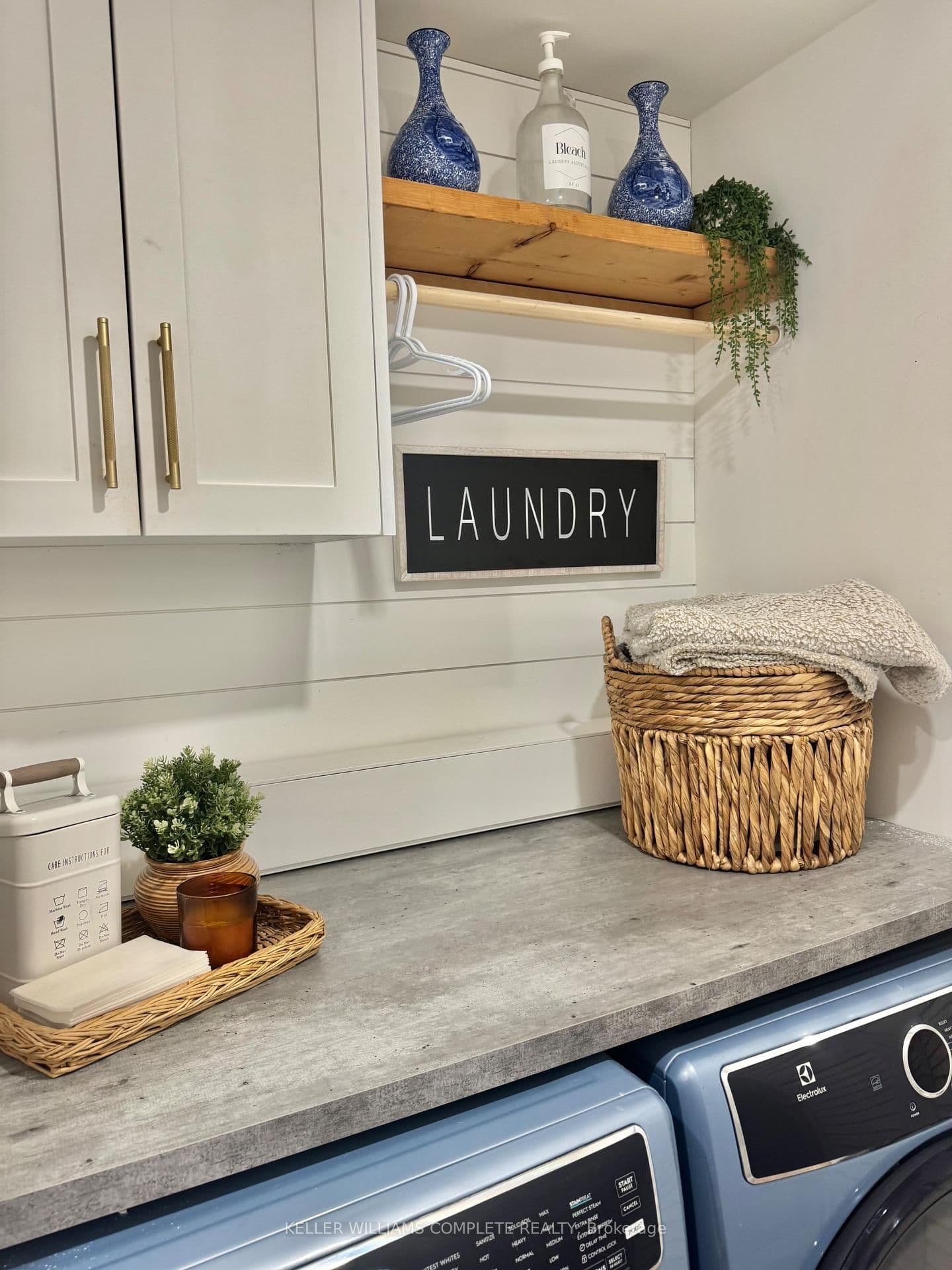 Detached at 2525 Vimy Road, Port Colborne, ON - Photo 9 - RE/MAX Garden City Realty