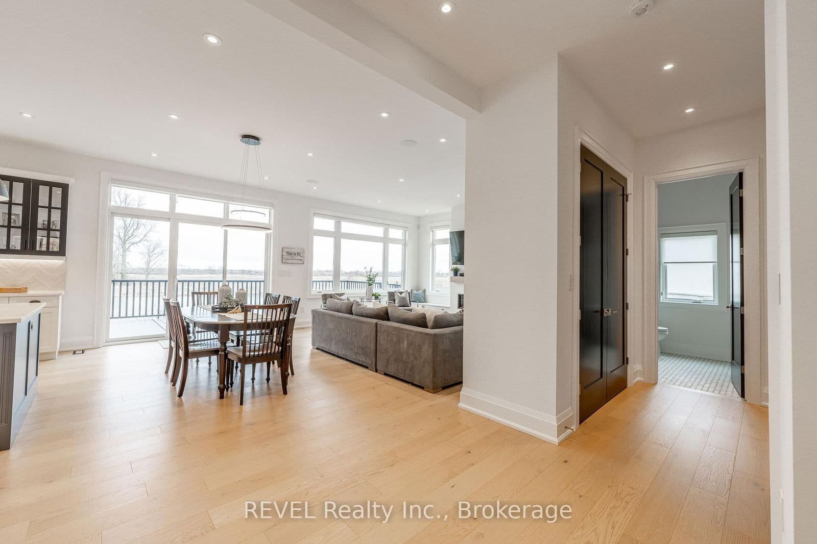 Detached at 7515 Sherrilee Crescent, Niagara Falls, ON - Photo 8 - RE/MAX Garden City Realty