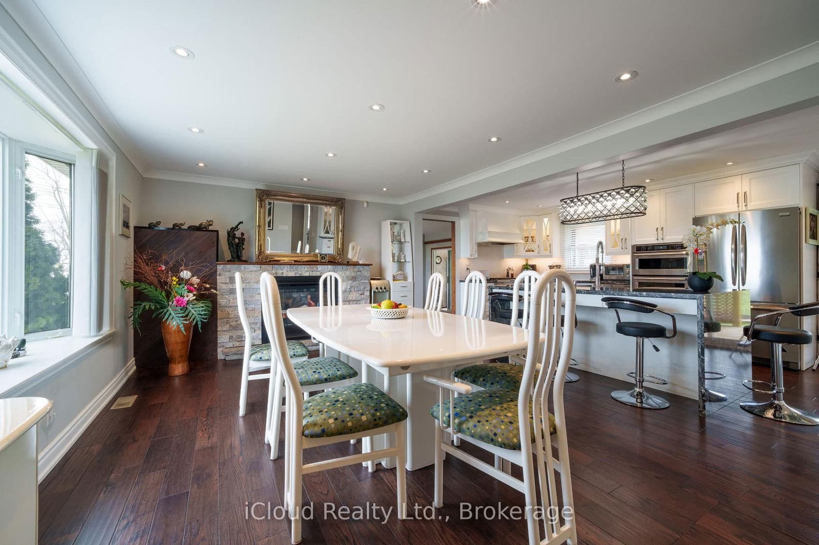 Detached at 4099 Niagara Parkway, Fort Erie, ON - Photo 8 - RE/MAX Garden City Realty